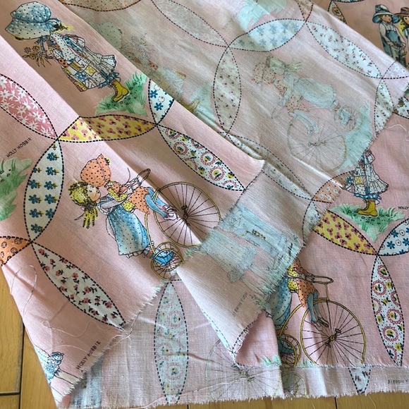 Holly Hobbie 50x19 Fabric Panel - Picture 5 of 7